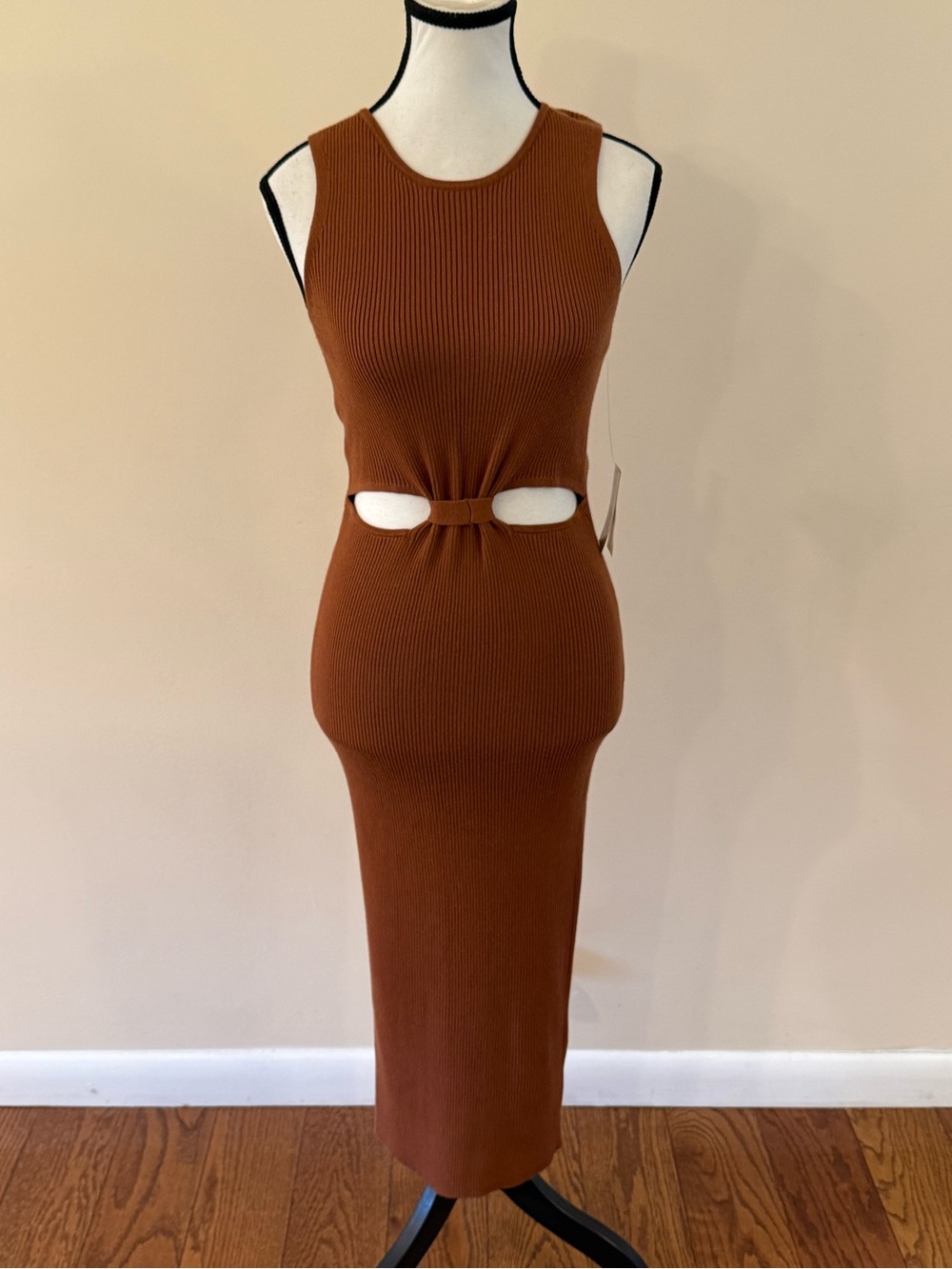 Sleeveless Cutout Ribbed Midi Dress in Rust Brown size medium